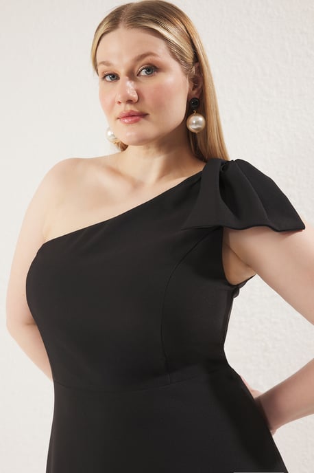 Trendyol Curve Damen Schwarz Einfarbig Maxi Ärmellos Elegant/Abend Bodycon Große Größen Kleid - Image 4