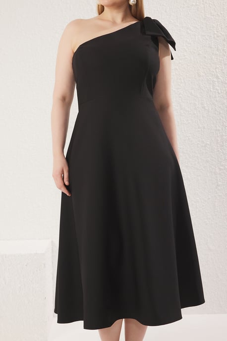 Trendyol Curve Damen Schwarz Einfarbig Maxi Ärmellos Elegant/Abend Bodycon Große Größen Kleid - Image 5