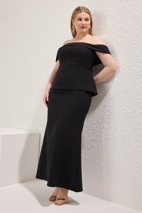 Trendyol Curve Damen Schwarz Einfarbig Maxi Ärmellos Elegant/Abend A-Linie Große Größen Kleid - Image 4