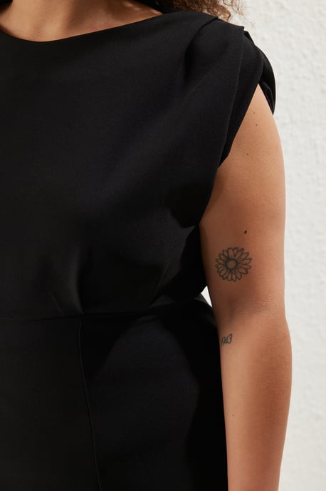 Trendyol Curve Damen Schwarz Einfarbig Maxi Lang Elegant/Abend A-Linie Große Größen Kleid - Image 3
