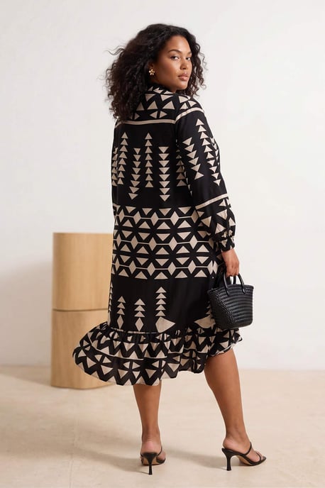 Trendyol Curve Damen Schwarz Geometrisches Muster Maxi Lang Casual Hemdblusenkleid Große Größen Kleid - Image 2