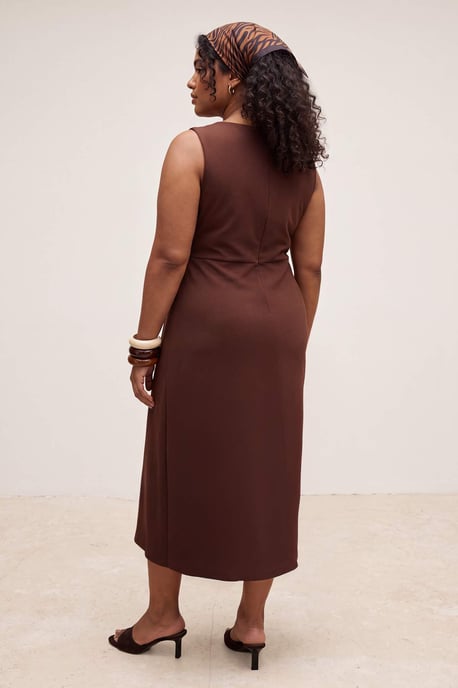 Trendyol Curve Damen Braun Einfarbig Maxi Ärmellos Bodycon Große Größen Kleid - Image 3