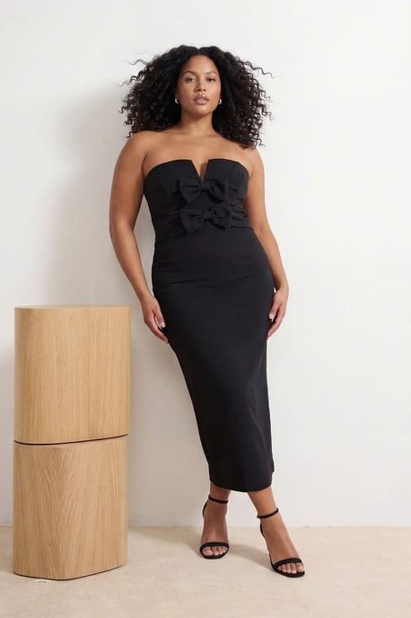 Trendyol Curve Damen Schwarz Einfarbig Maxi Ärmellos Abschluss / Ball A-Linie Große Größen Kleid - Image 1