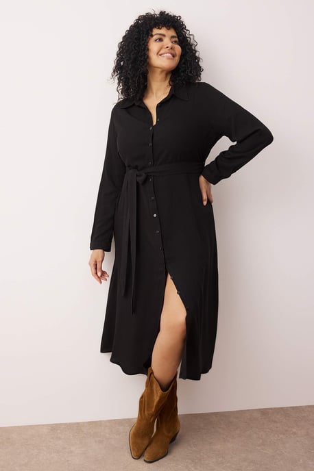 Trendyol Curve Damen Schwarz Einfarbig Maxi Lang Casual Hemdblusenkleid Große Größen Kleid - Image 1