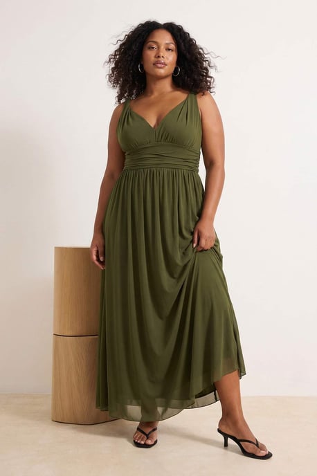 Trendyol Curve Damen Grün Einfarbig Maxi Ärmellos Abschluss / Ball A-Linie Große Größen Kleid - Image 1