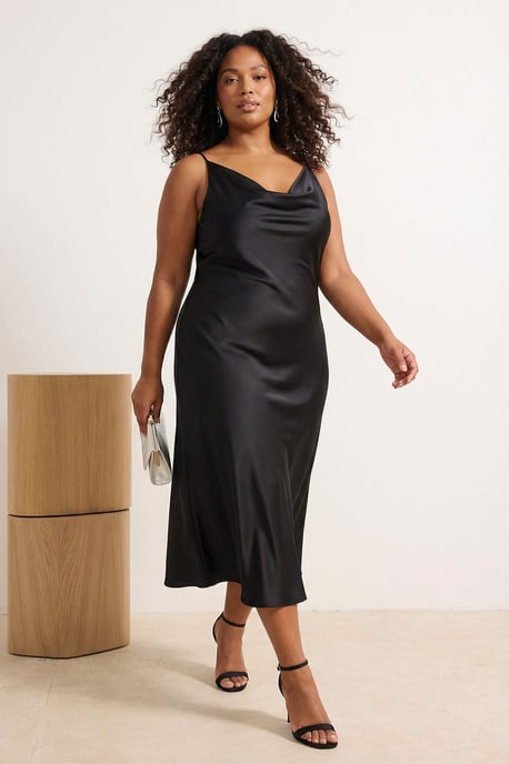 Trendyol Curve Damen Schwarz Einfarbig Maxi Ärmellos Party Bodycon Große Größen Kleid - Image 6