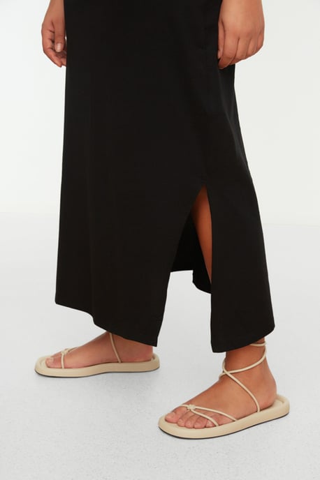 Trendyol Curve Damen Schwarz Einfarbig Maxi Ärmellos Casual Gerade Große Größen Kleid - Image 3