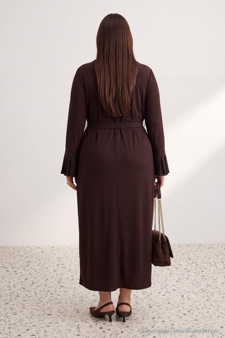 Trendyol Curve Maxi‑kleid, gerade Passform, lang, große Größen (Plus Size) - Braun - Image 4