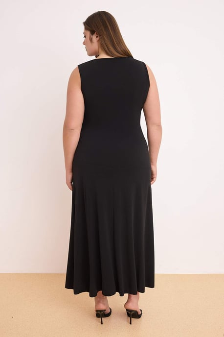 Trendyol Curve Damen Schwarz Einfarbig Maxi Ärmellos Casual A-Linie Große Größen Kleid - Image 4