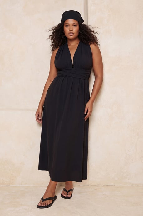 Trendyol Curve Damen Schwarz Einfarbig Maxi Ärmellos Strandmode A-Linie Große Größen Kleid - Image 1