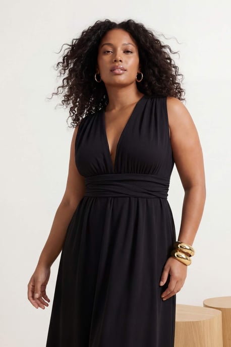 Trendyol Curve Damen Schwarz Einfarbig Maxi Ärmellos Strandmode A-Linie Große Größen Kleid - Image 5