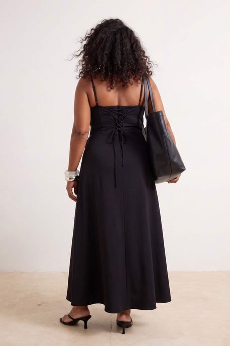 Trendyol Curve Damen Schwarz Einfarbig Maxi Ärmellos Party A-Linie Große Größen Kleid - Image 2