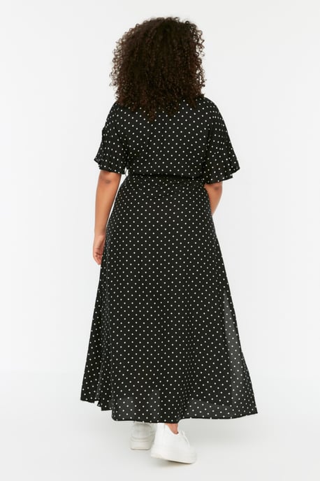 Trendyol Curve Damen Schwarz Gepunktet Maxi Kurz Casual A-Linie Große Größen Kleid - Image 4