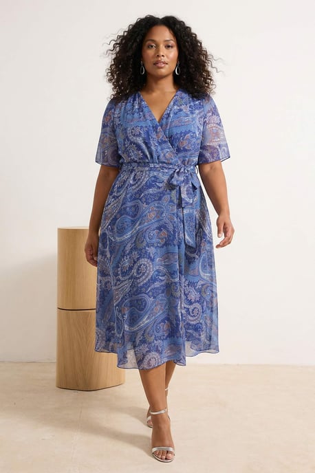 Trendyol Curve Geblümtes A-Linien-Kleid, Maxi kurz, casual, große Größen - Marineblau/Blau - Image 2
