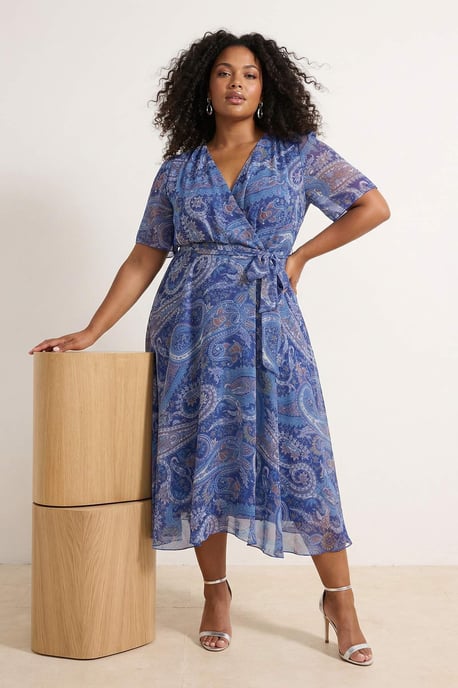 Trendyol Curve Geblümtes A-Linien-Kleid, Maxi kurz, casual, große Größen - Marineblau/Blau - Image 6