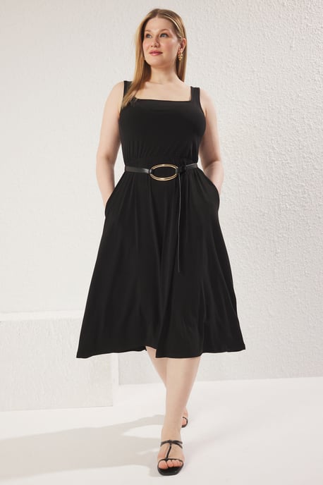 Trendyol Curve Damen Schwarz Einfarbig Maxi Ärmellos Casual Skater Große Größen Kleid - Image 1