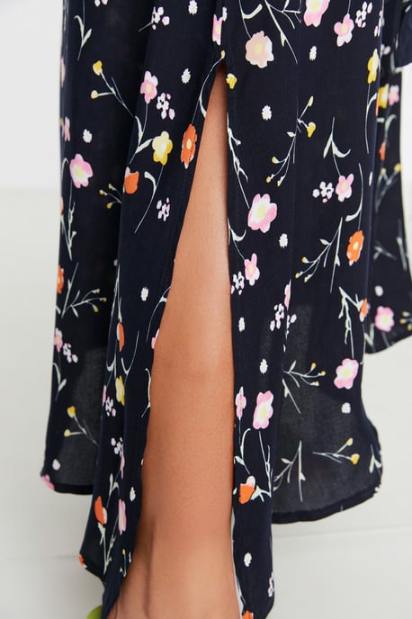 Trendyol Curve Damen Dunkelblau Geblümt Maxi Kurz Casual A-Linie Große Größen Kleid - Image 2