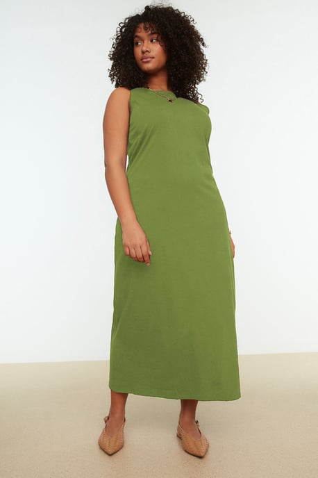 Trendyol Curve Damen Grün Einfarbig Maxi Ärmellos Casual Gerade Große Größen Kleid - Image 2