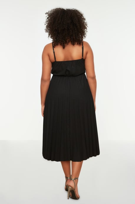 Trendyol Curve Damen Schwarz Einfarbig Midi Ärmellos Casual A-Linie Große Größen Kleid - Image 3