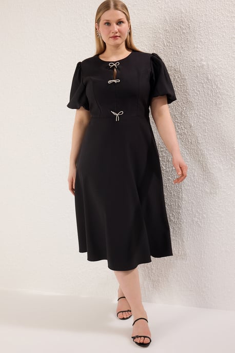 Trendyol Curve Damen Schwarz Einfarbig Midi Kurz Elegant/Abend Skater Große Größen Kleid - Image 2