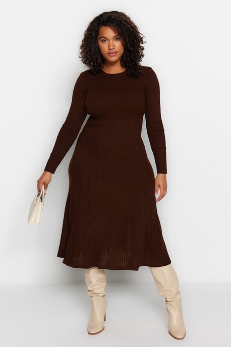 Trendyol Curve Damen Braun Einfarbig Midi Lang Casual A-Linie Große Größen Kleid - Image 6