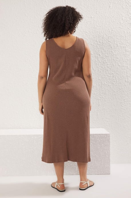 Trendyol Curve Damen Braun Einfarbig Midi Ärmellos Casual A-Linie Große Größen Kleid - Image 4