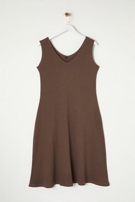 Trendyol Curve Damen Braun Einfarbig Midi Ärmellos Casual A-Linie Große Größen Kleid - Image 5