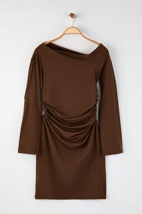 Trendyol Curve Damen Braun Einfarbig Midi Lang Casual Gerade Große Größen Kleid - Image 4