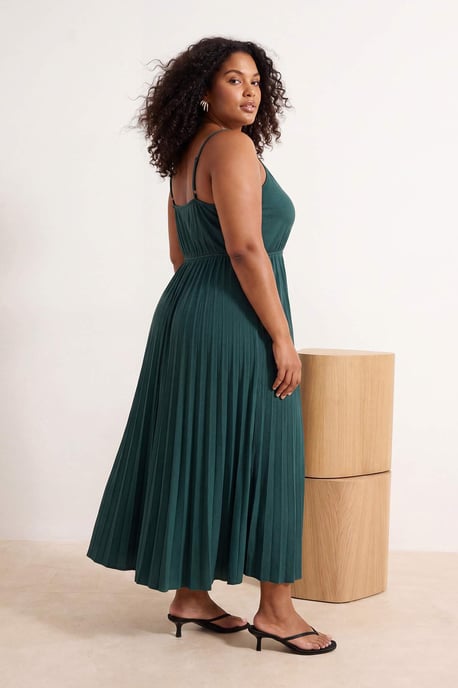 Trendyol Curve Damen Grün Einfarbig Midi Ärmellos Casual A-Linie Große Größen Kleid - Image 2