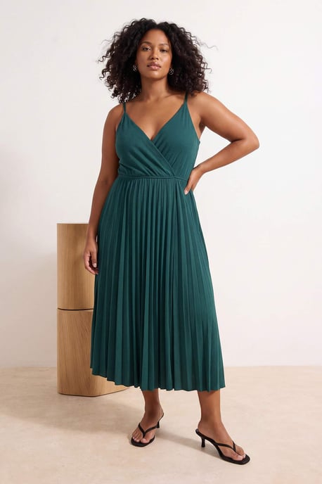 Trendyol Curve Damen Grün Einfarbig Midi Ärmellos Casual A-Linie Große Größen Kleid - Image 6