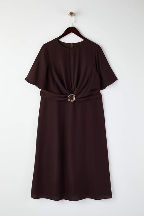 Trendyol Curve Damen Braun Einfarbig Midi Kurz Abend / Alltag A-Linie Große Größen Kleid - Image 4