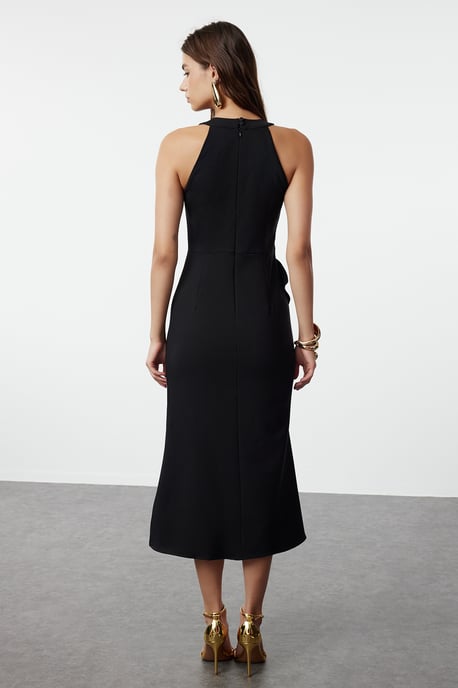 Trendyol Einfarbiges Midi-Kleid ärmellos, asymmetrisch, elegant - Schwarz - Image 4
