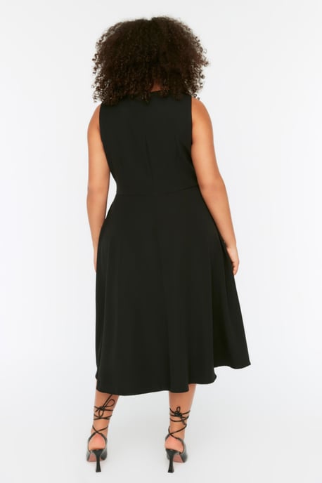 Trendyol Curve Damen Schwarz Einfarbig Midi Ärmellos Abend / Alltag A-Linie Große Größen Kleid - Image 4