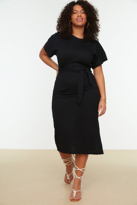 Trendyol Curve Damen Schwarz Einfarbig Midi Kurz Casual Gerade Große Größen Kleid - Image 6