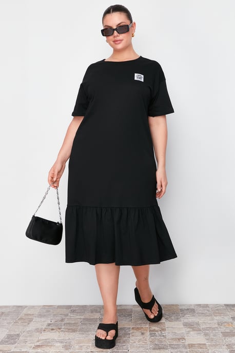 Trendyol Curve Damen Schwarz Slogan Midi Kurz Casual Gerade Große Größen Kleid - Image 1