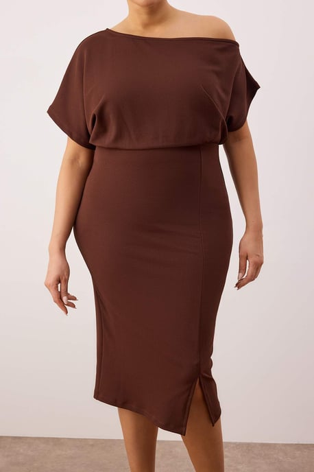 Trendyol Curve Damen Braun Einfarbig Midi Kurz Party Bodycon Große Größen Kleid - Image 2