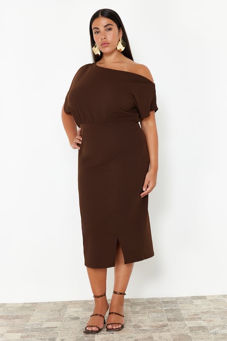 Trendyol Curve Damen Braun Einfarbig Midi Kurz Party Bodycon Große Größen Kleid - Image 4