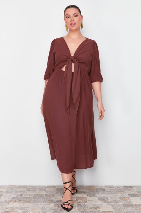 Trendyol Curve Damen Braun Einfarbig Midi 3/4-Arm Casual A-Linie Große Größen Kleid - Image 1