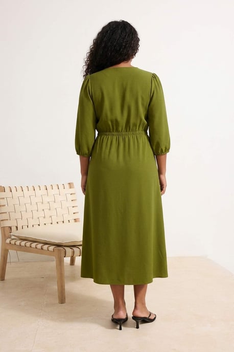 Trendyol Curve Damen Grün Einfarbig Midi 3/4-Arm Casual A-Linie Große Größen Kleid - Image 2