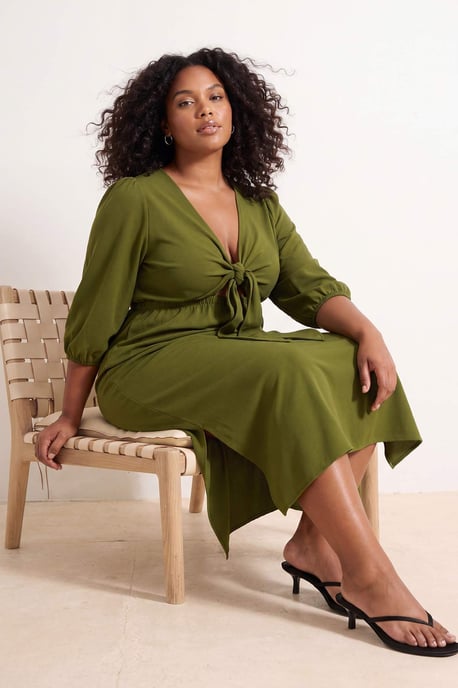 Trendyol Curve Damen Grün Einfarbig Midi 3/4-Arm Casual A-Linie Große Größen Kleid - Image 6