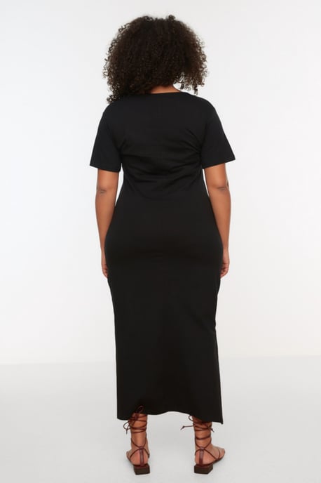 Trendyol Curve Damen Schwarz Einfarbig Midi Kurz Casual Gerade Große Größen Kleid - Image 4