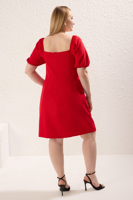 Trendyol Curve Damen Rot Einfarbig Kurz / Mini Kurz Casual A-Linie Große Größen Kleid - Image 4