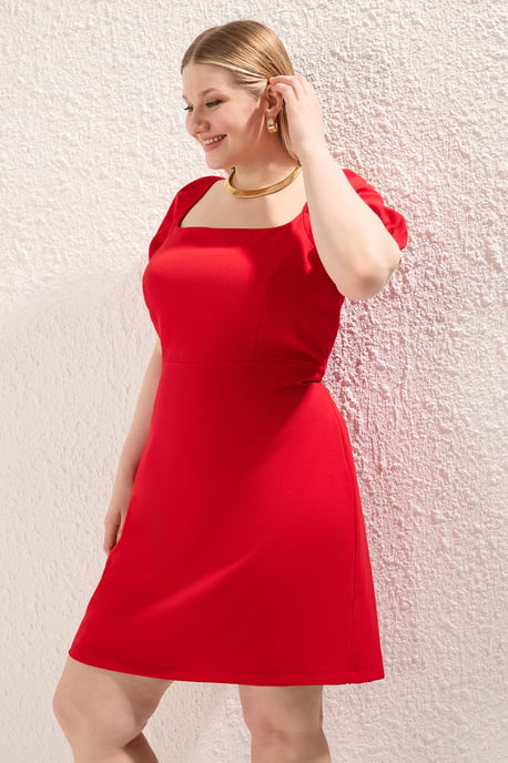 Trendyol Curve Damen Rot Einfarbig Kurz / Mini Kurz Casual A-Linie Große Größen Kleid - Image 6