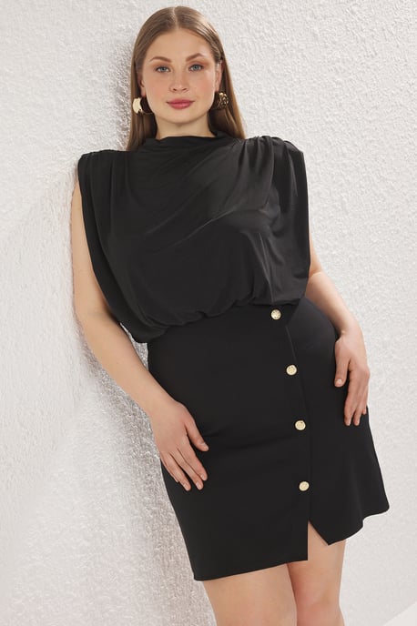 Trendyol Curve Damen Schwarz Einfarbig Kurz / Mini Lang Casual A-Linie Große Größen Kleid - Image 1