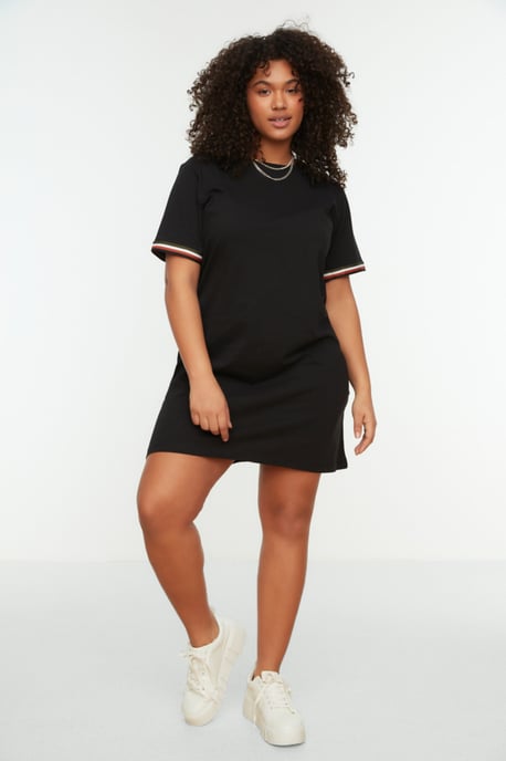 Trendyol Curve Damen Schwarz Einfarbig Kurz / Mini Kurz Casual Gerade Große Größen Kleid - Image 6
