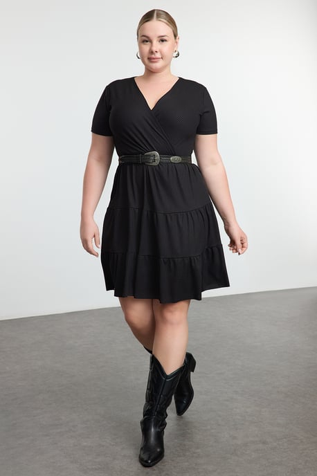 Trendyol Curve Damen Schwarz Geblümt Kurz / Mini Kurz Casual Skater Große Größen Kleid - Image 1