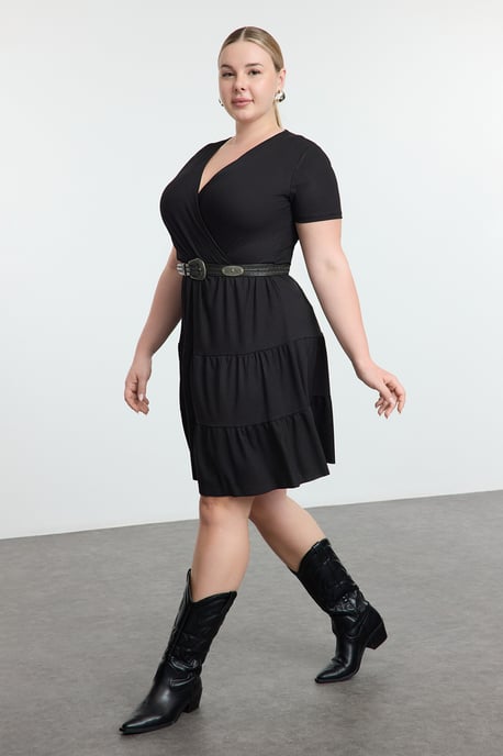 Trendyol Curve Damen Schwarz Geblümt Kurz / Mini Kurz Casual Skater Große Größen Kleid - Image 5