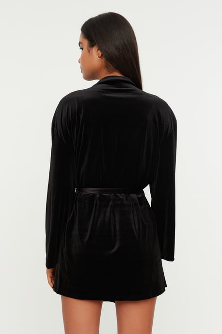 TRENDYOLMİLLA Damen Schwarz Einfarbig Morgenmäntel - Image 4