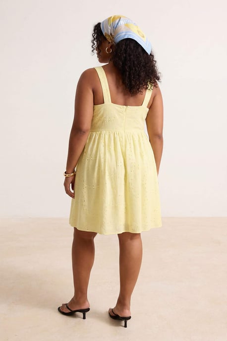 Trendyol Curve Damen Gelb Einfarbig Maxi Ärmellos Casual A-Linie Große Größen Kleid - Image 2
