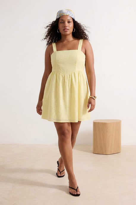 Trendyol Curve Damen Gelb Einfarbig Maxi Ärmellos Casual A-Linie Große Größen Kleid - Image 6